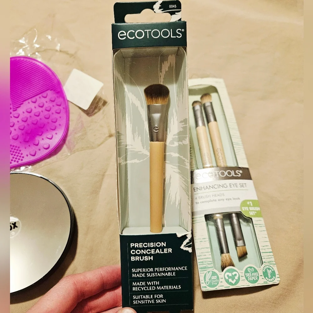 Ecotools Makeup brushes + Unbranded magnifying mirror & brush cleaning mat